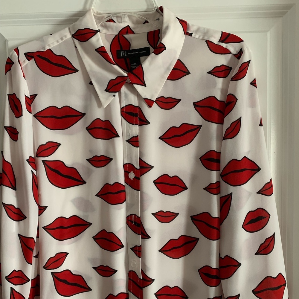 I N C Hot lips blouse size 14